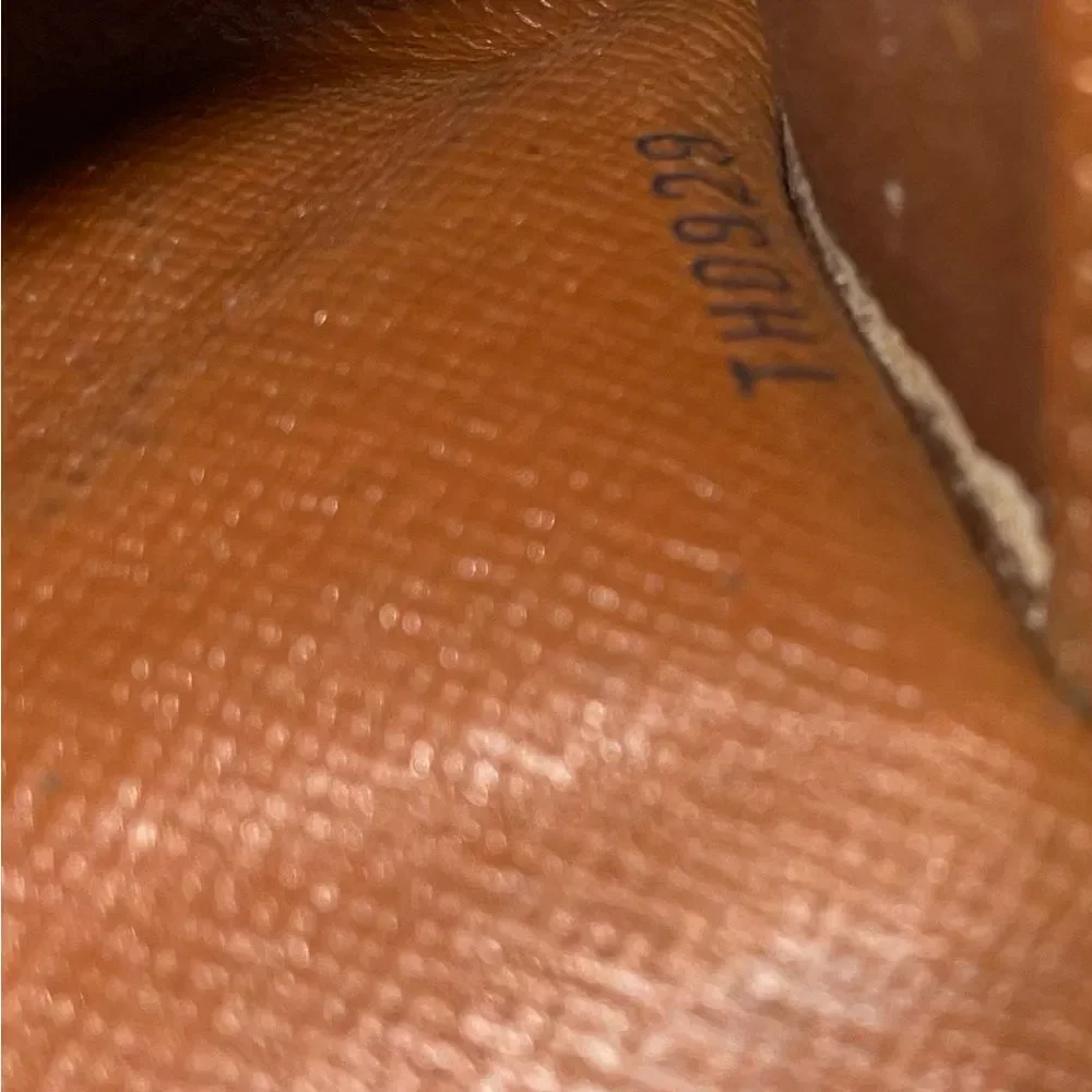 Louis Vuitton Monogram 4 Key Wallet